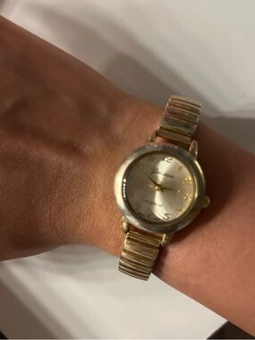 Gold-tone Ladies Wristwatch with Expansion Band